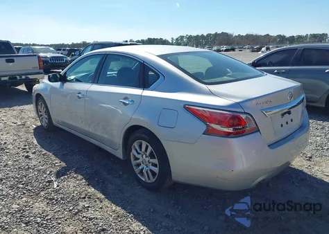 2015 Nissan Altima 2.5/2.5 S/2.5 Sl/2.5 Sv z USA, uszkodzony, nr VIN 1N4AL3AP5FC273246